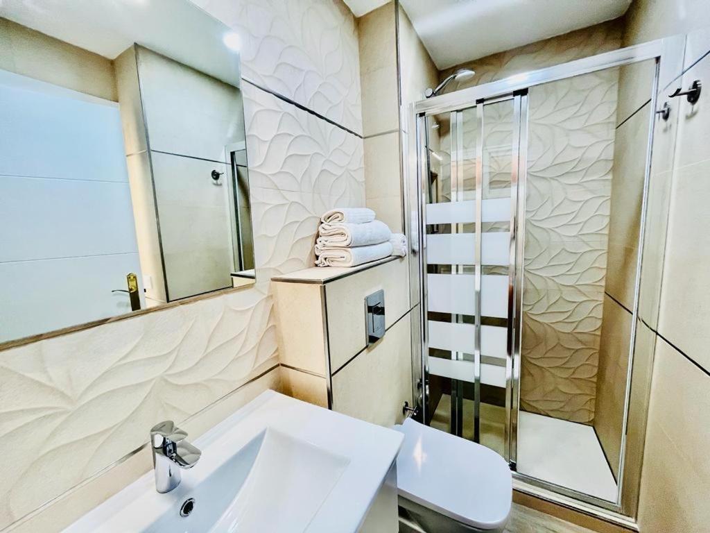 Moderno Y Nuevo Apartamento Playa Apartment Benalmadena Bagian luar foto